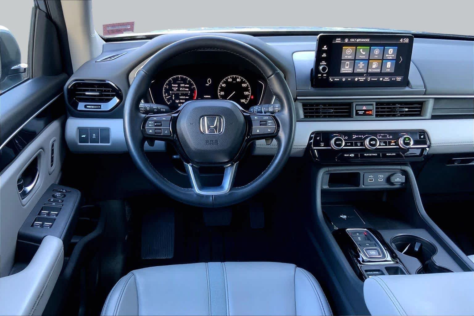 Used 2024 Lunar Silver Metallic Honda EX-L 8 Passenger image 6
