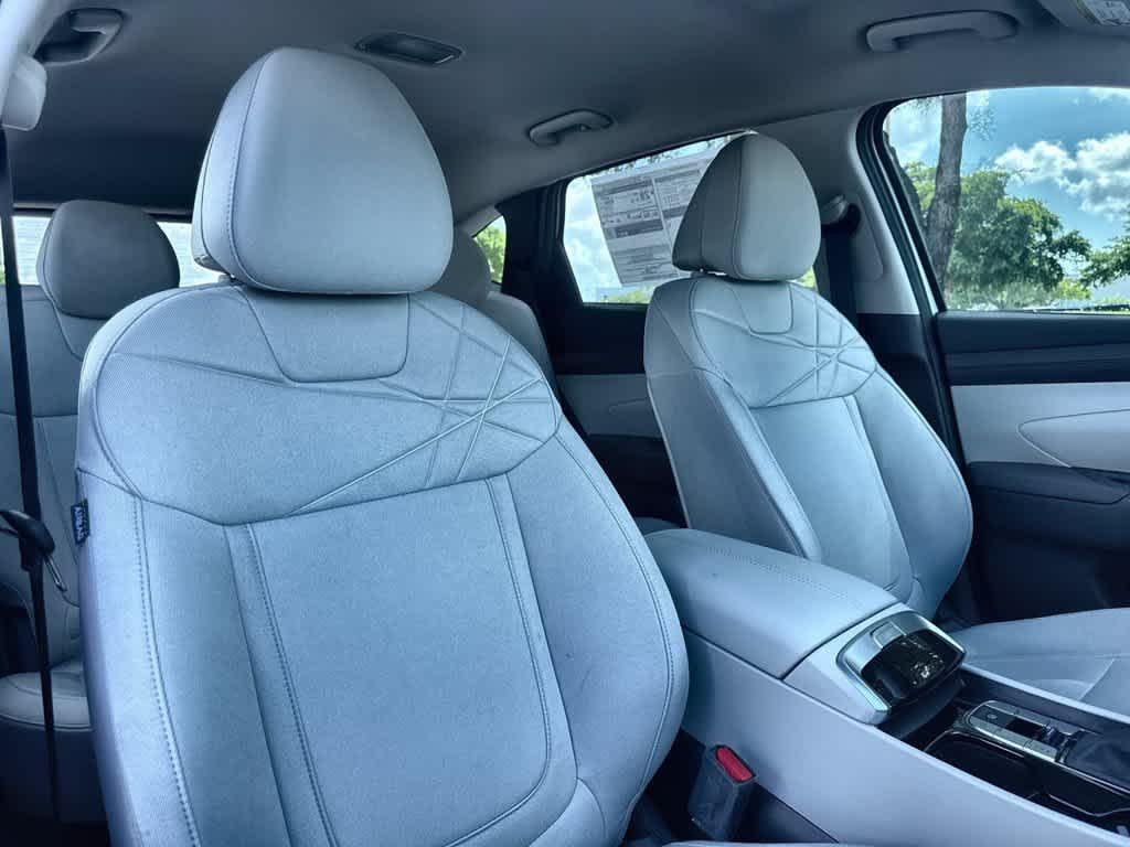 New 2026 Serenity White Pearl Hyundai SE FWD image 27