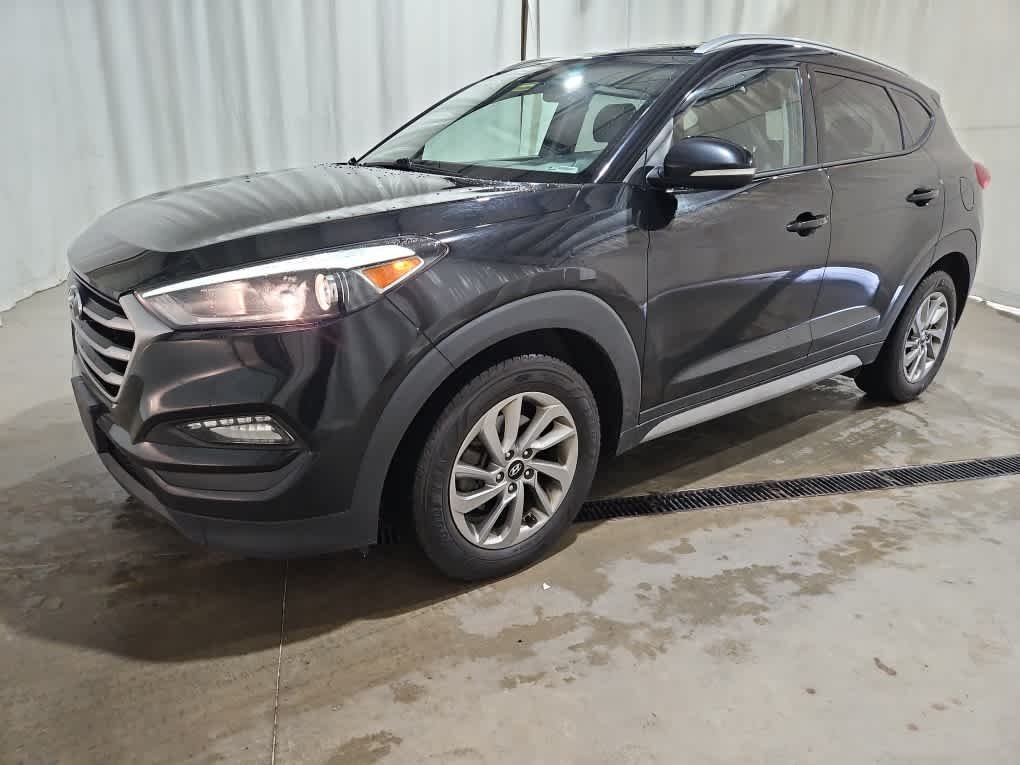Used 2017 Black Noir Pearl Hyundai SE Plus image 2