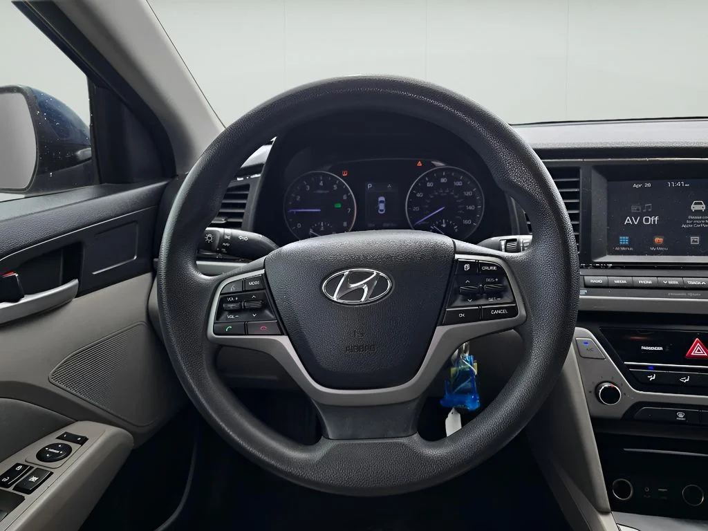 Used 2018 Lakeside Blue Hyundai SEL image 11