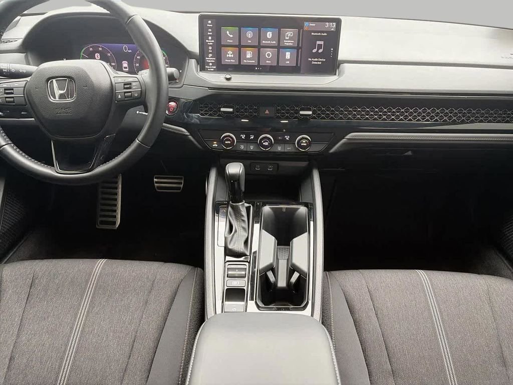 Used 2023  Honda Sport image 11
