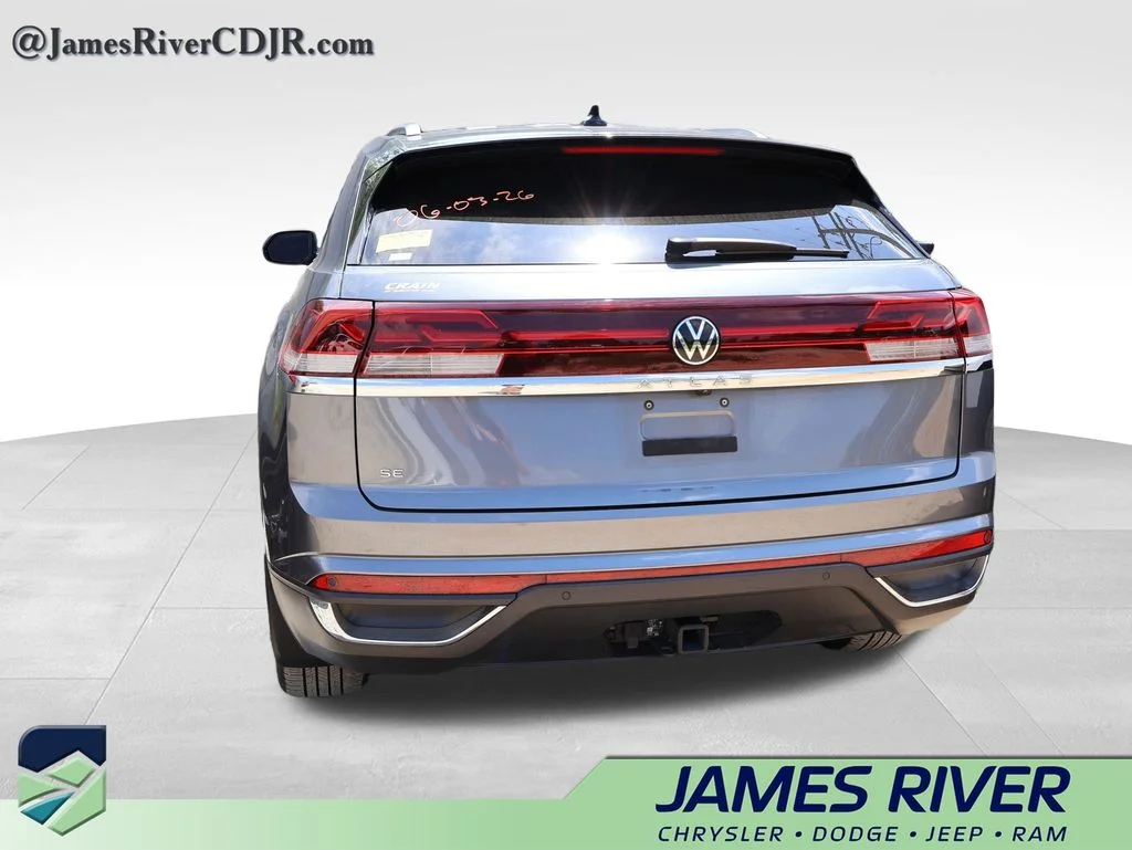 Used 2024 Gray Volkswagen 2.0T SE w/Technology image 19