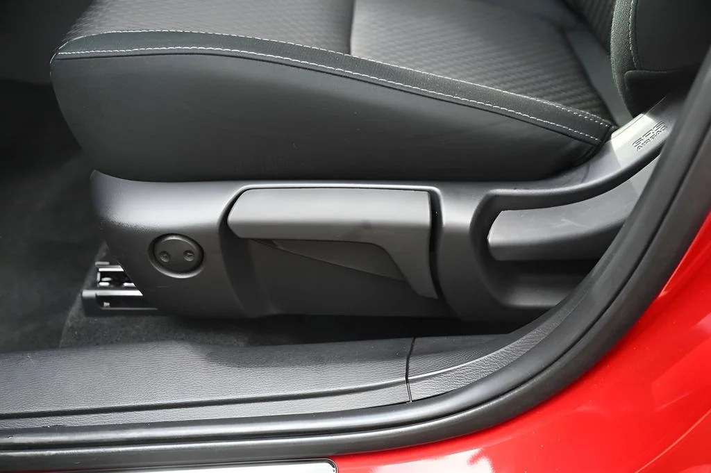 Used 2024 Red Mitsubishi ES image 35