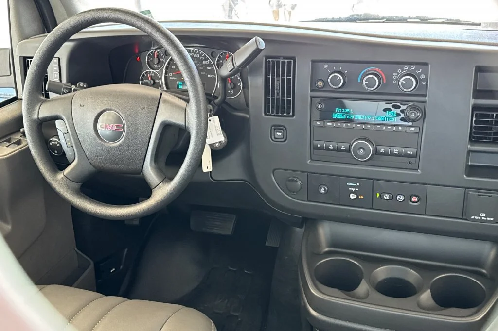 2025 GMC Savana Cargo Work Van - Photo 11