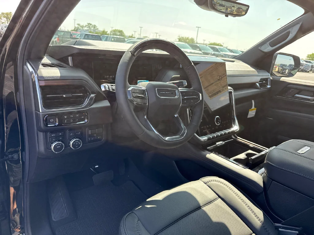 2026 GMC Yukon XL Denali - Photo 18