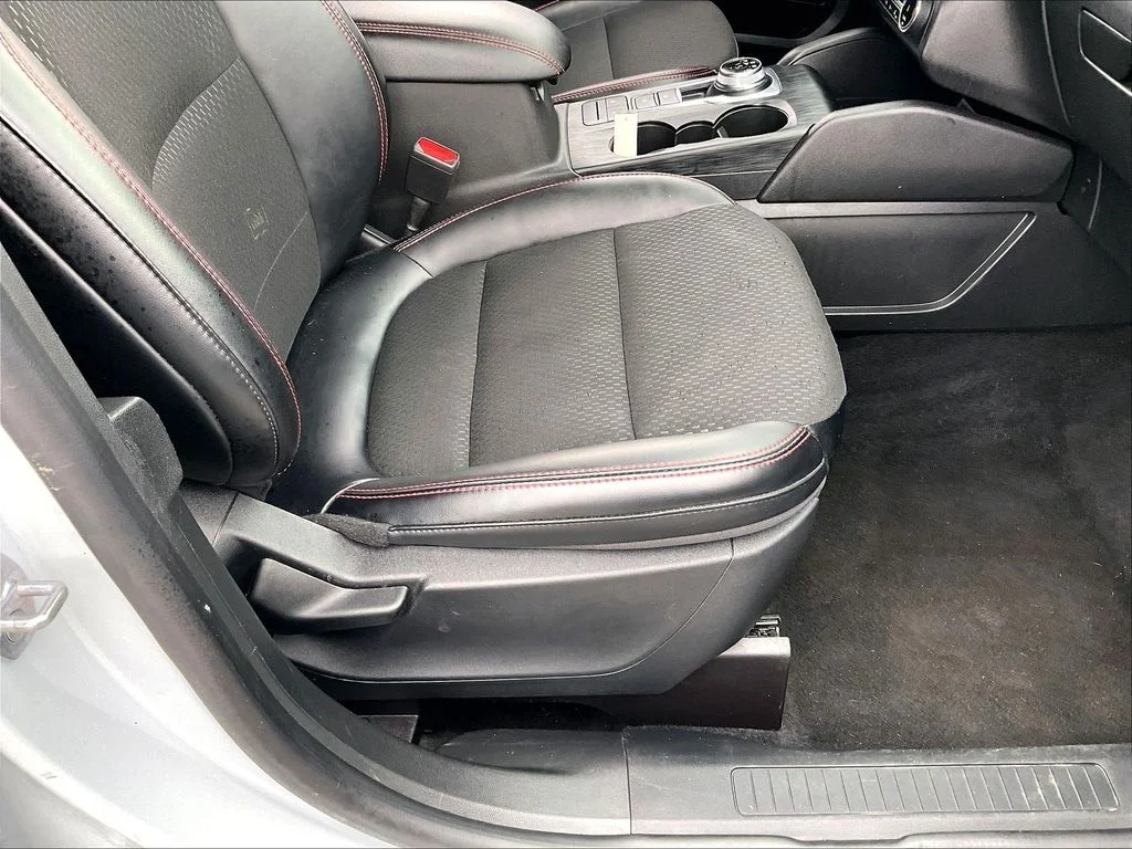 Used 2025 Silver Metallic Ford ST-Line Select image 35