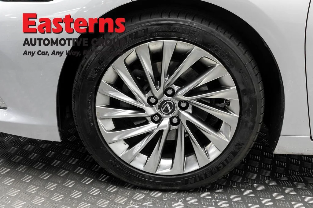 Used 2019 Silver Lexus 350 Ultra Luxury image 34