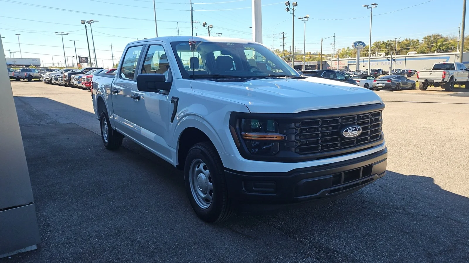New 2026 Oxford White Ford XL 2WD image 6