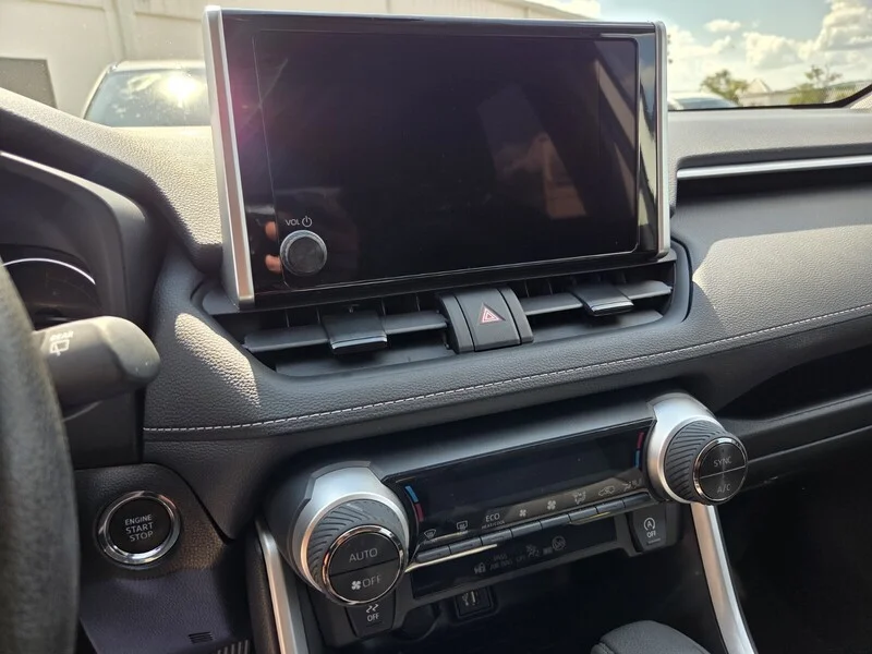 Used 2025 Ice TOYOTA XLE image 9