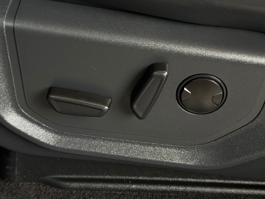 Used 2024 Black Ford XLT image 30