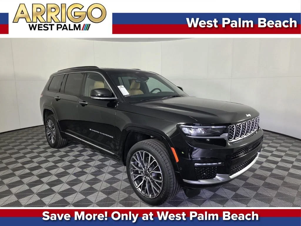 Used 2025 Diamond Black Crystal Pearlcoat Jeep Summit Reserve image 1