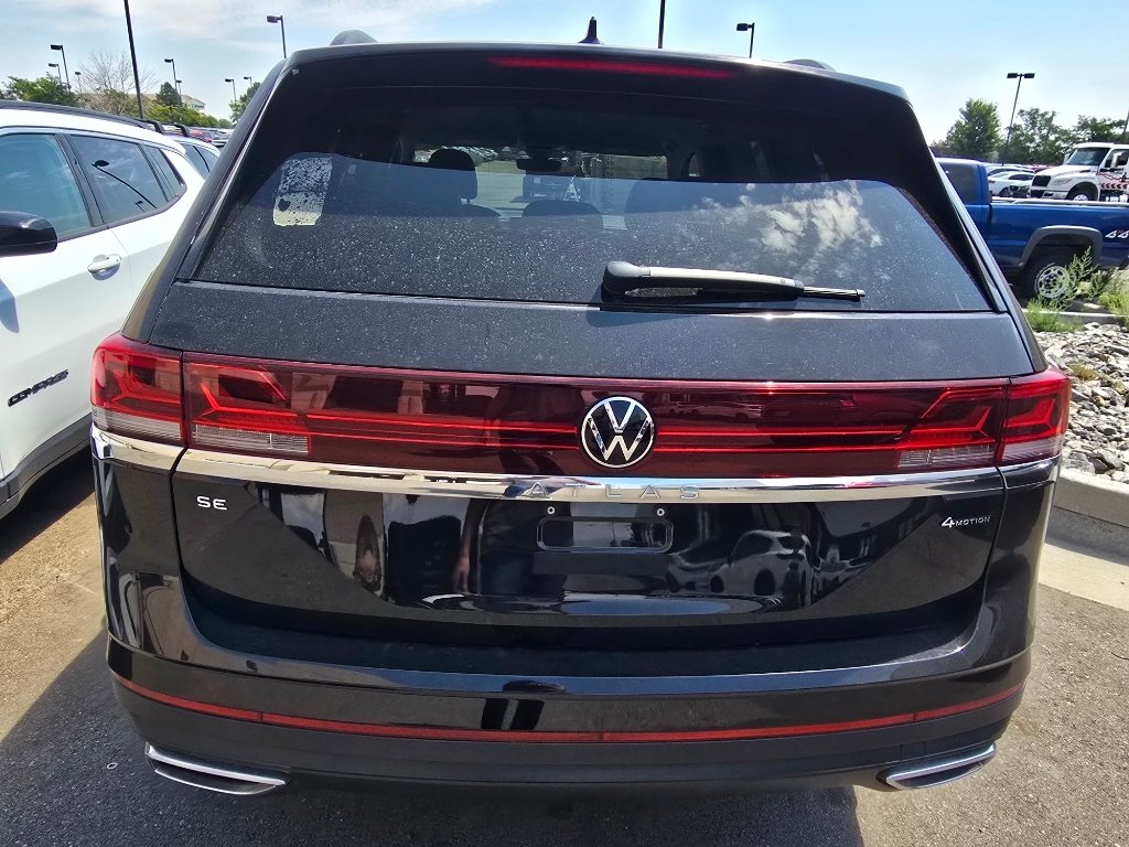 Used 2025 Deep Black Pearl Volkswagen 2.0T SE image 14