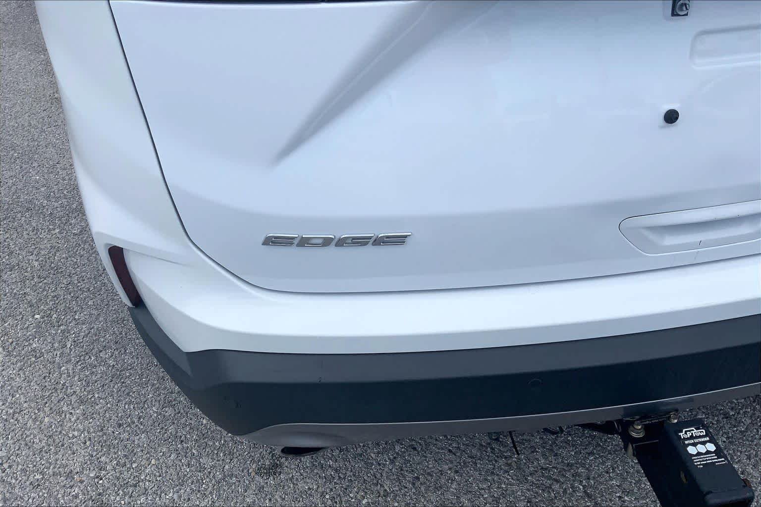 Used 2019 Oxford White Ford SEL image 31