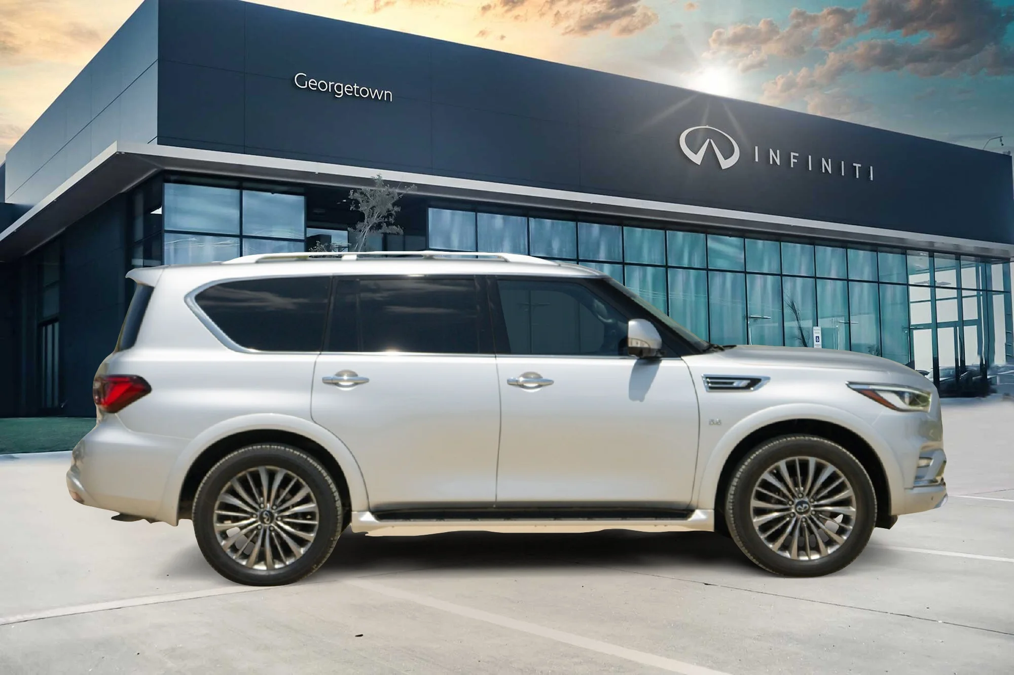 Used 2019 Silver INFINITI LUXE image 4