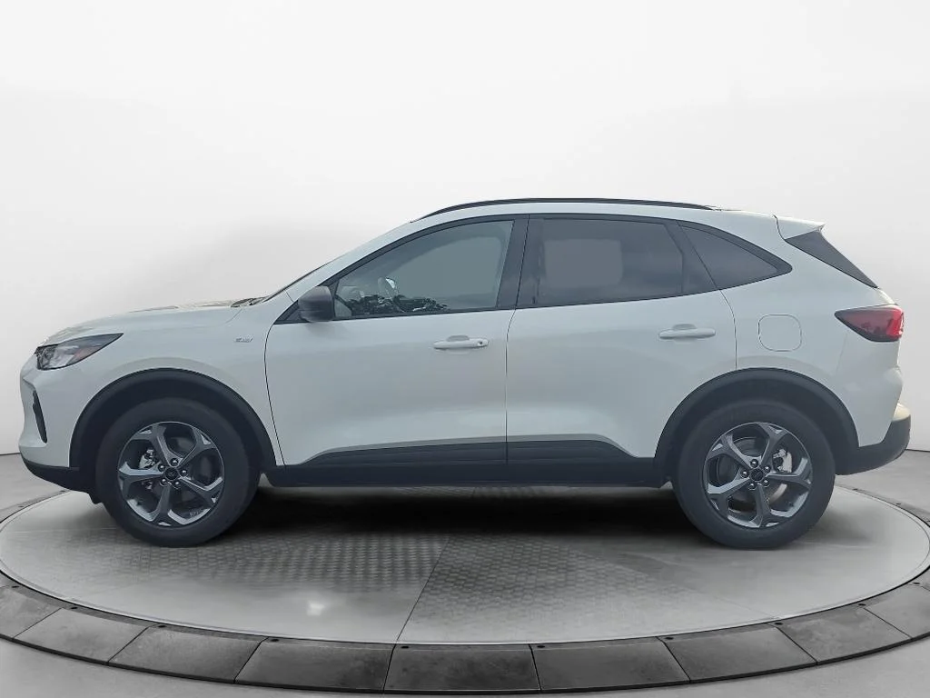 New 2026 star white metallic tri-coat Ford ST-Line image 2
