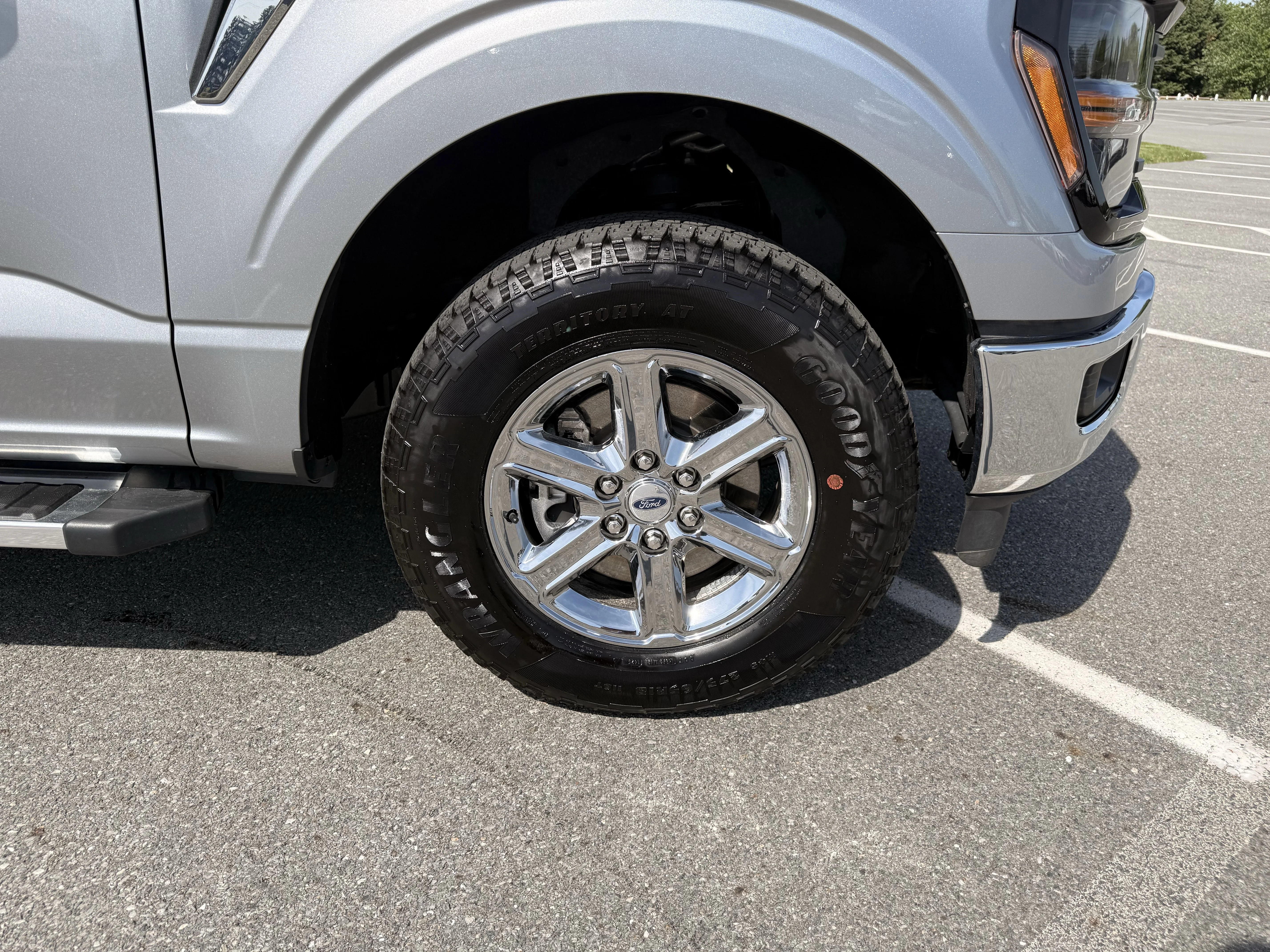 Used 2025 Silver Metallic Ford XLT image 44
