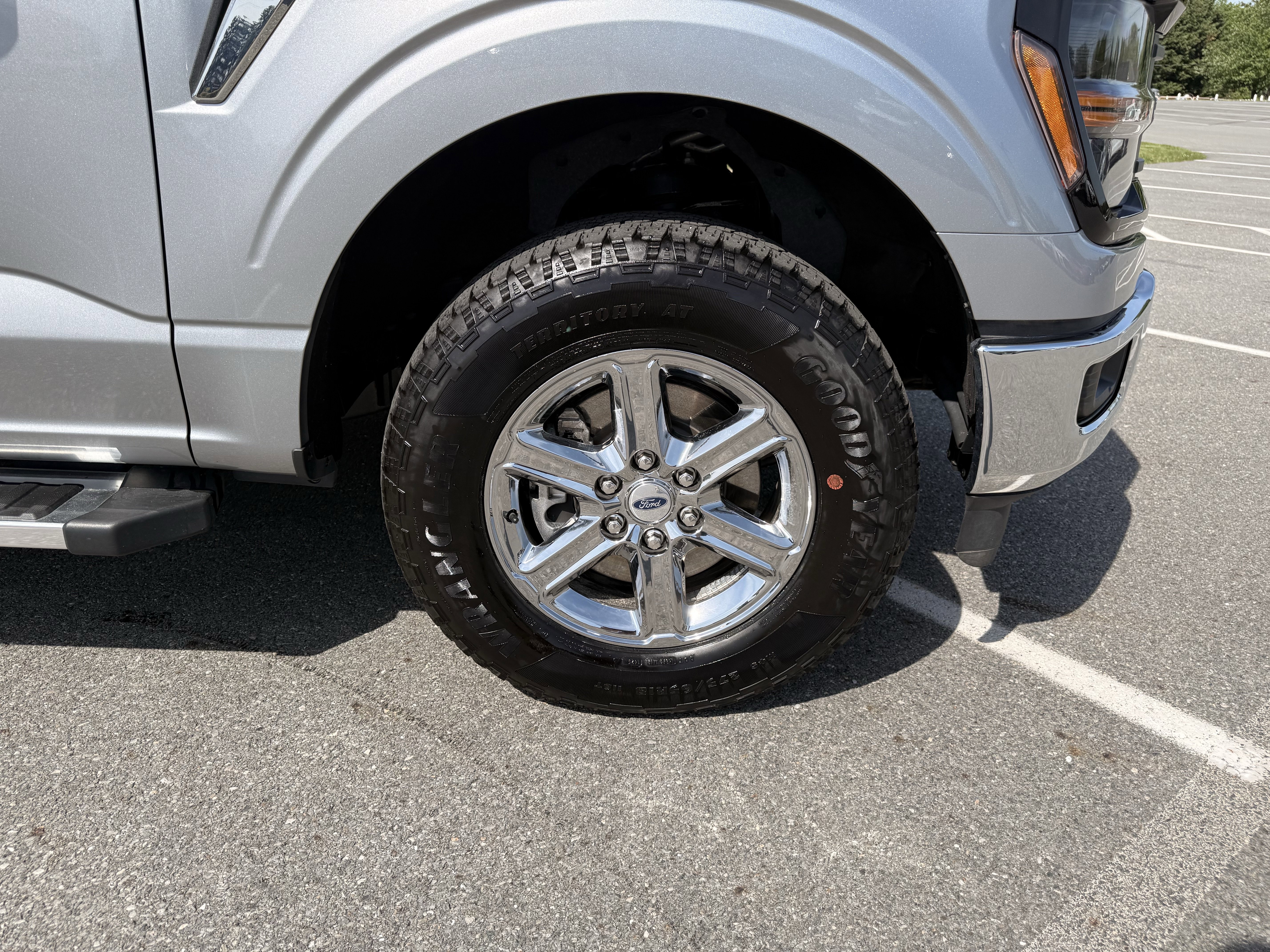 Used 2025 Silver Metallic Ford XLT image 44