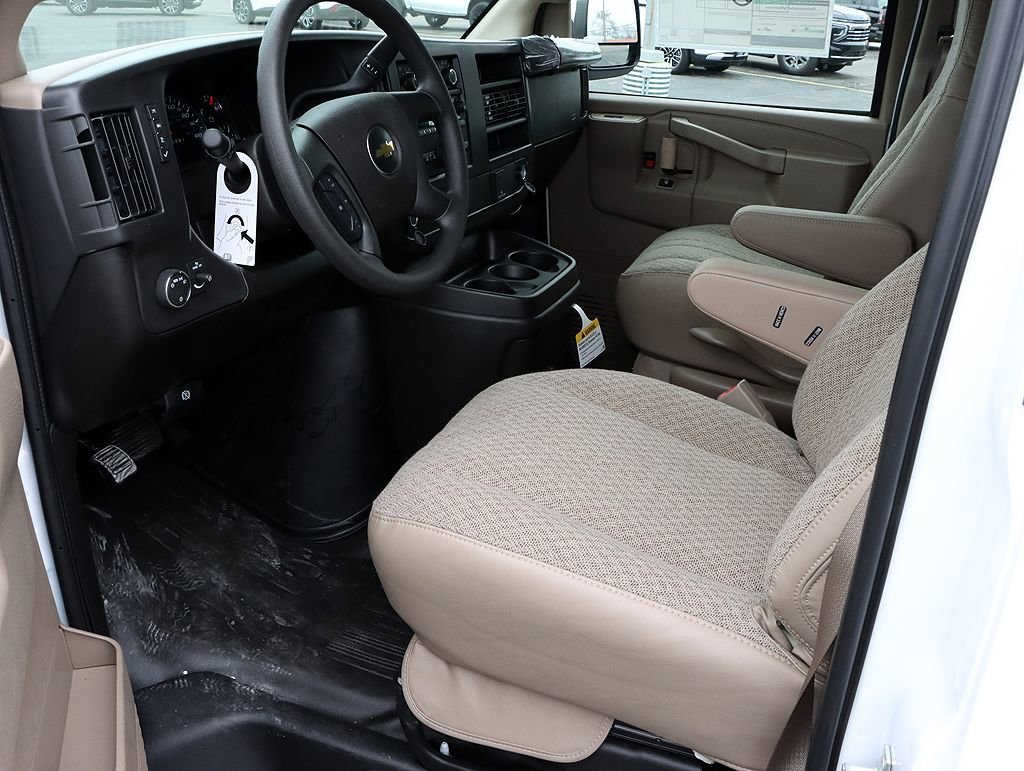 2026 Chevrolet Express Cargo Work Van - Photo 12