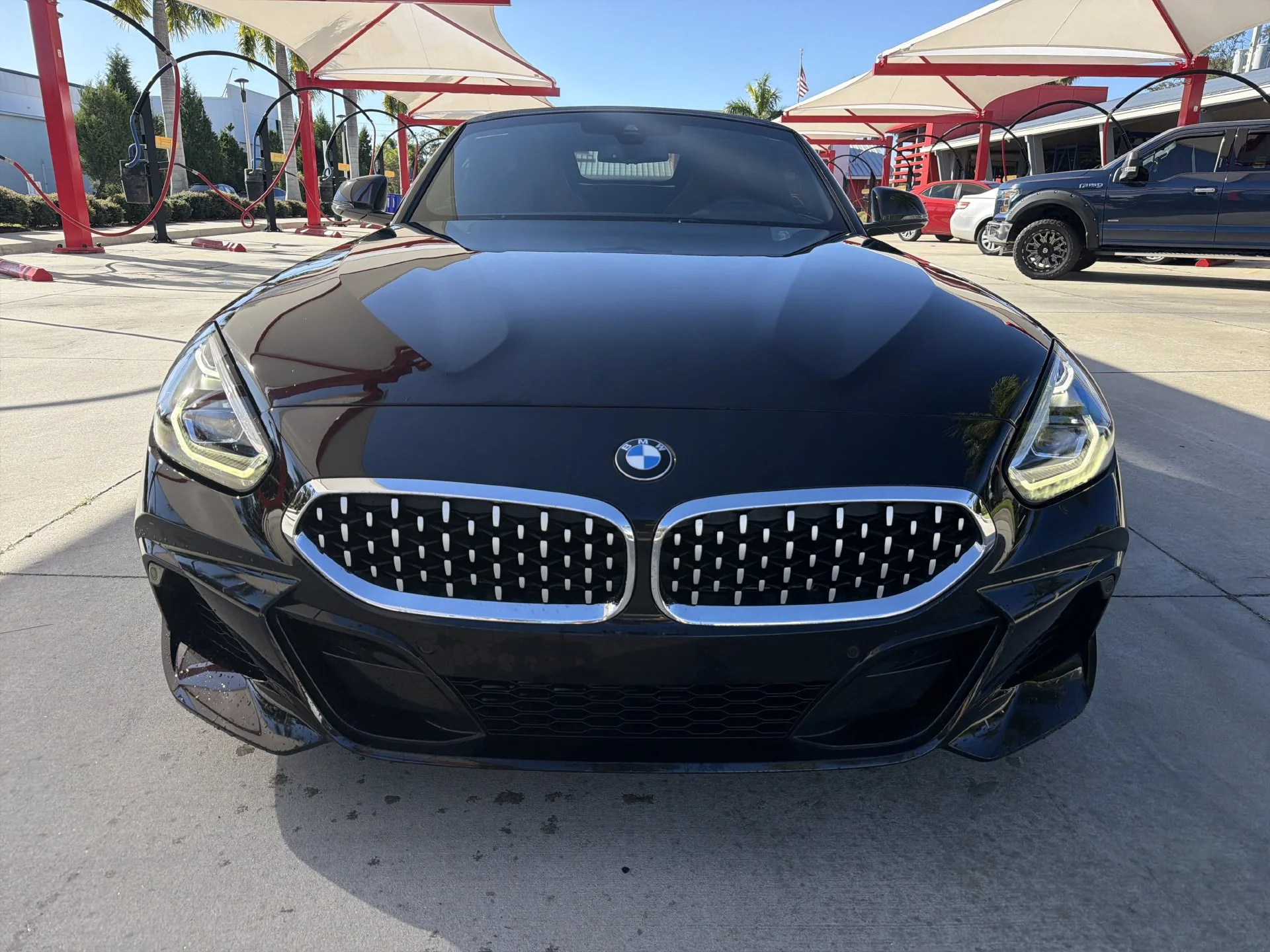 Used 2019 Black Sapphire Metallic BMW sDrive30i image 2