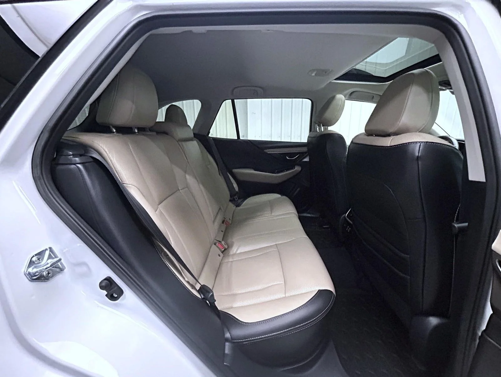 Used 2025 White Subaru Limited image 18