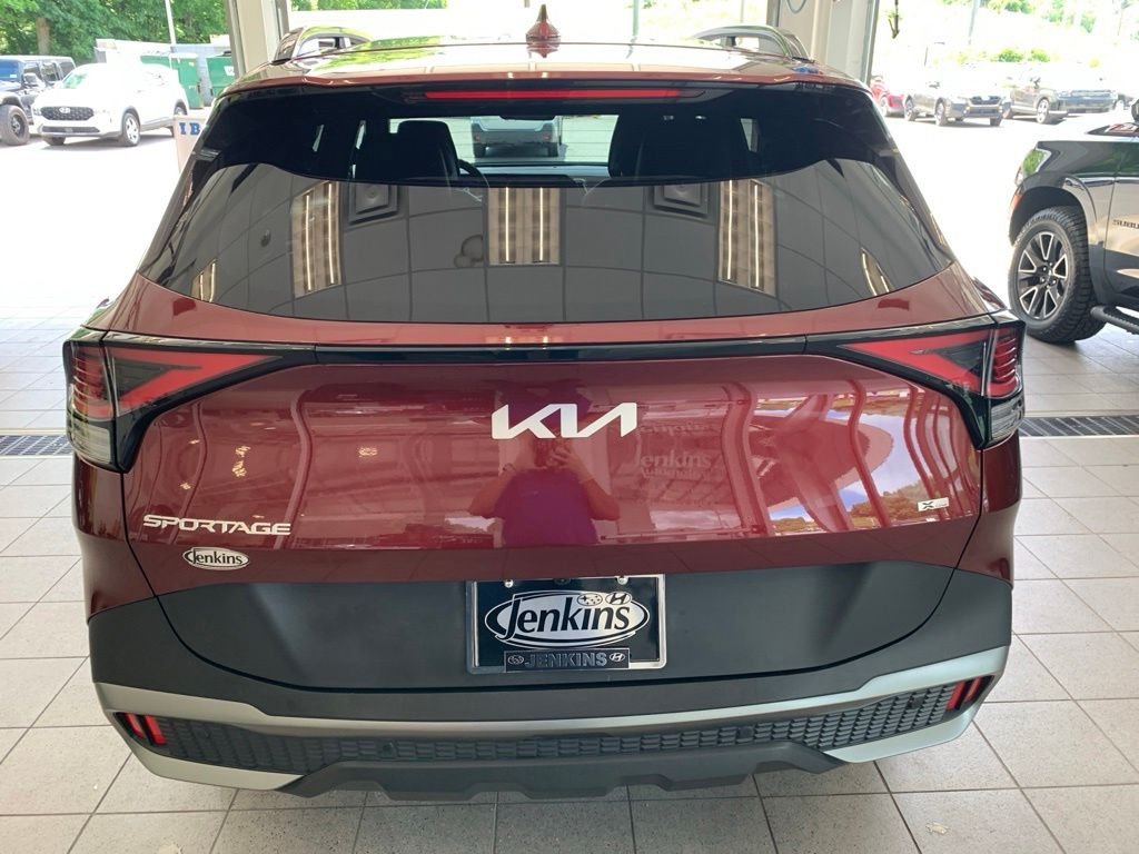 Used 2023 Red Kia X-Line image 14