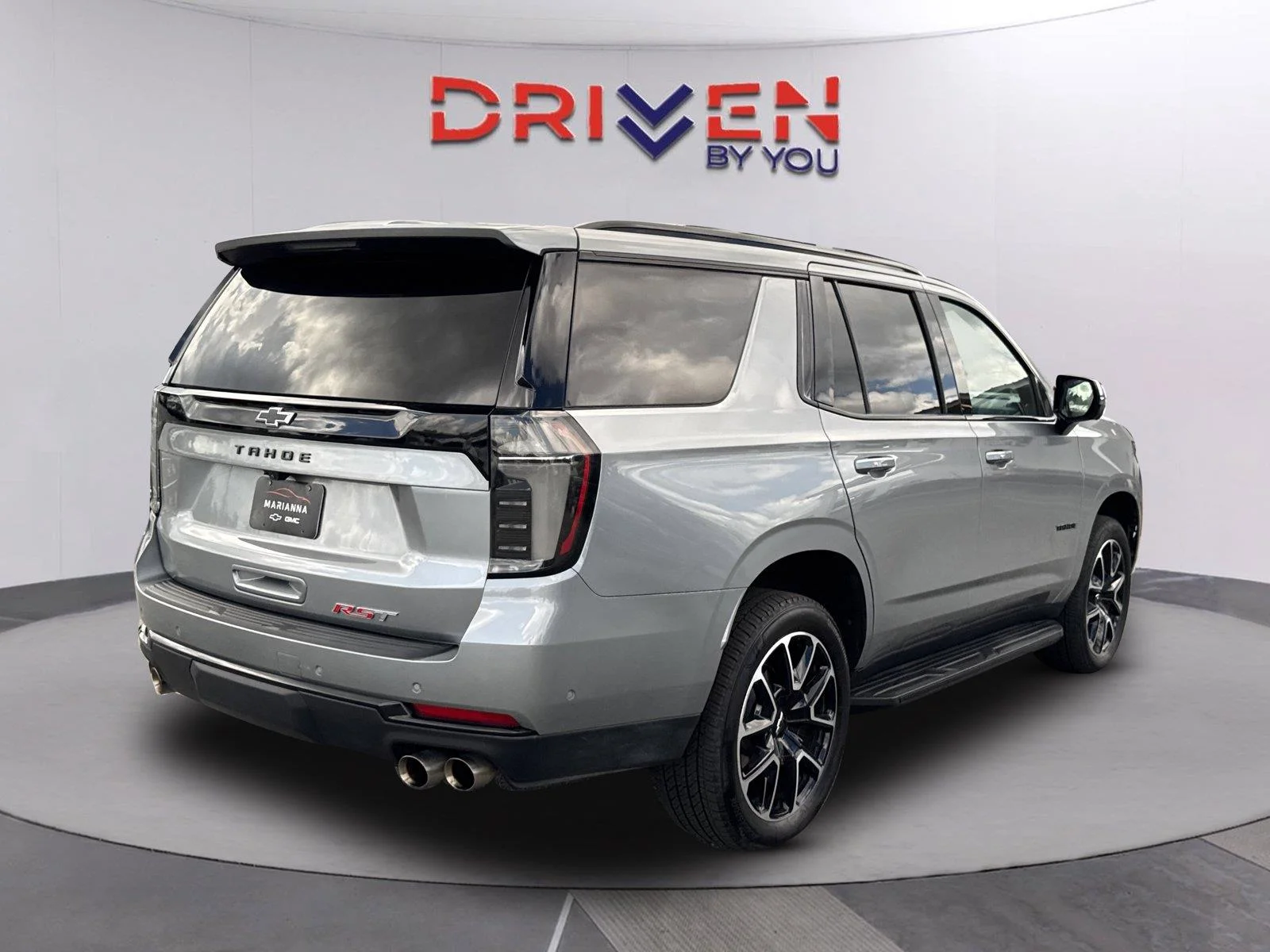 Used 2025 Sterling Gray Metallic Chevrolet RST image 4
