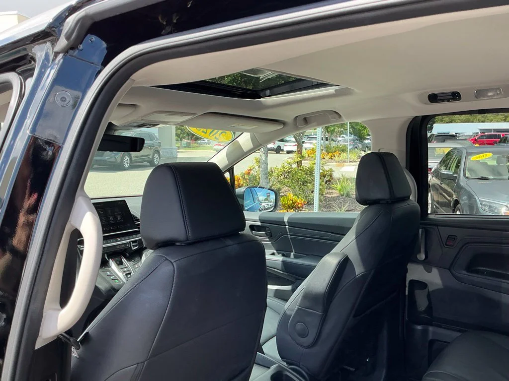 Used 2025  Honda EX-L image 32