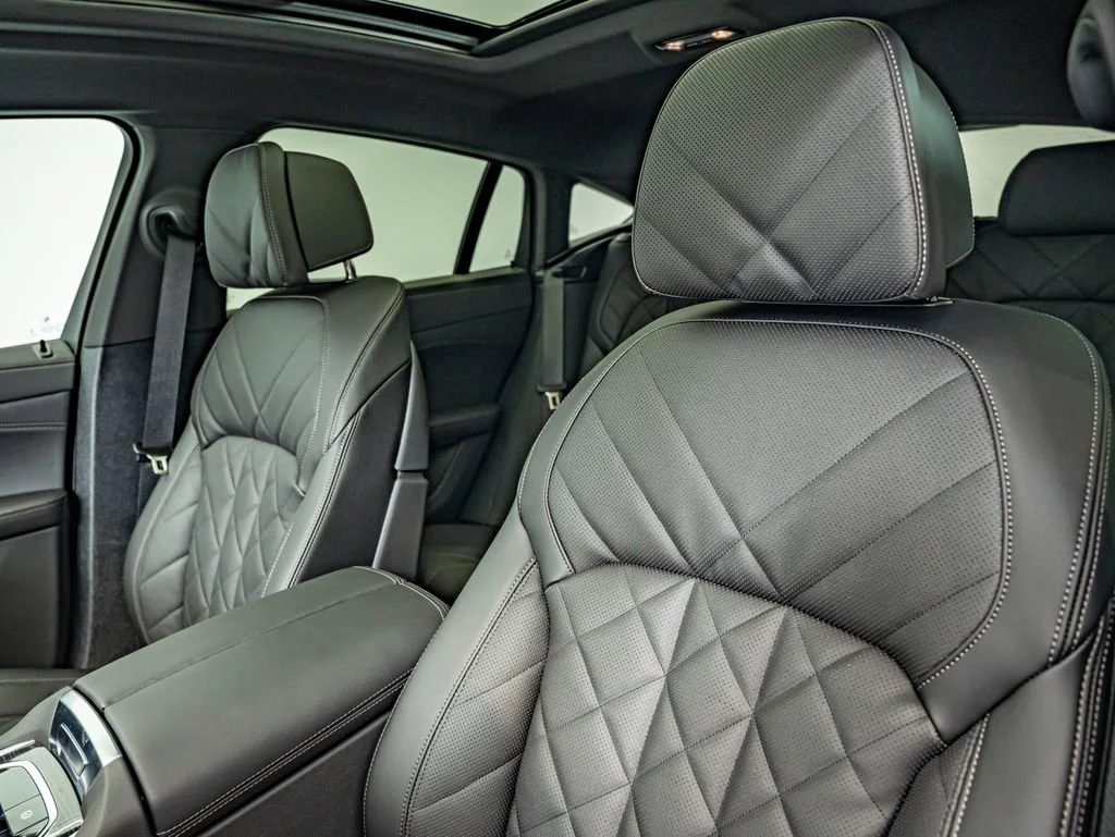 New 2027 Gray Metallic BMW xDrive40i image 32