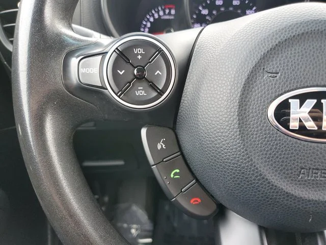 Used 2018 Green Kia Base image 21