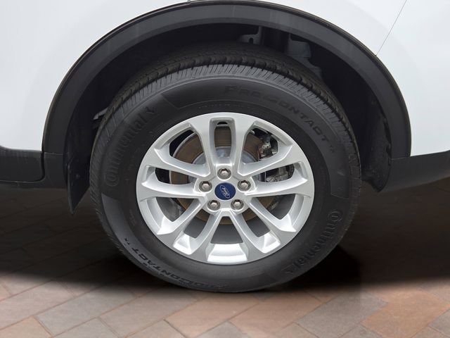 Used 2021 Oxford White Ford SE image 21