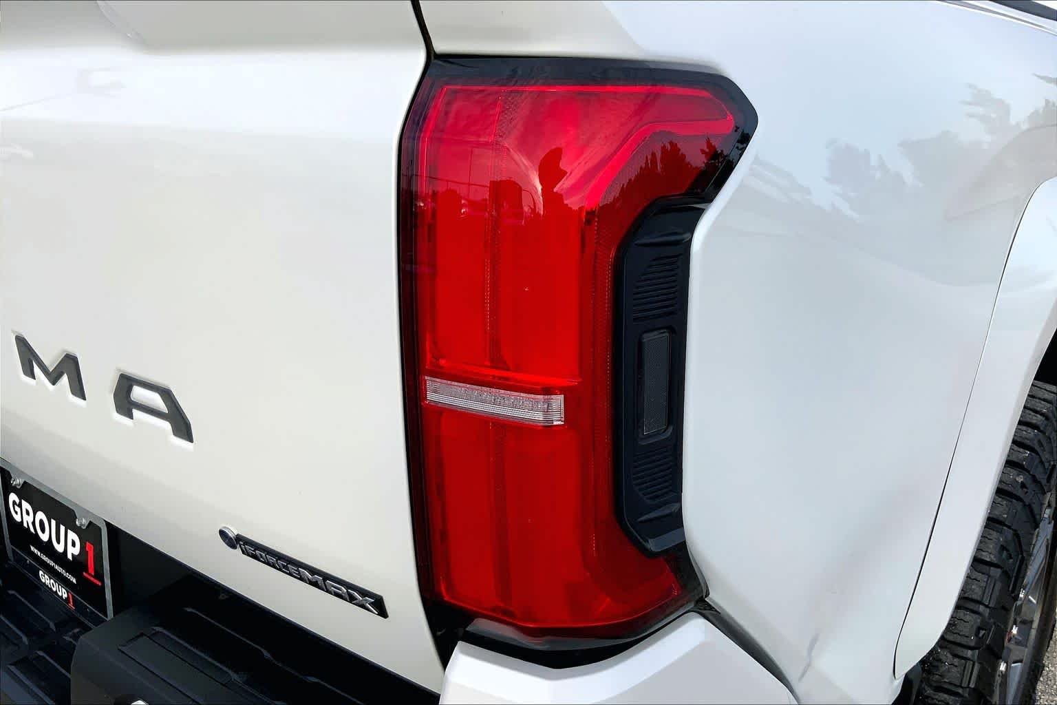 Used 2025 Wind Chill Pearl Toyota Limited Hybrid image 30