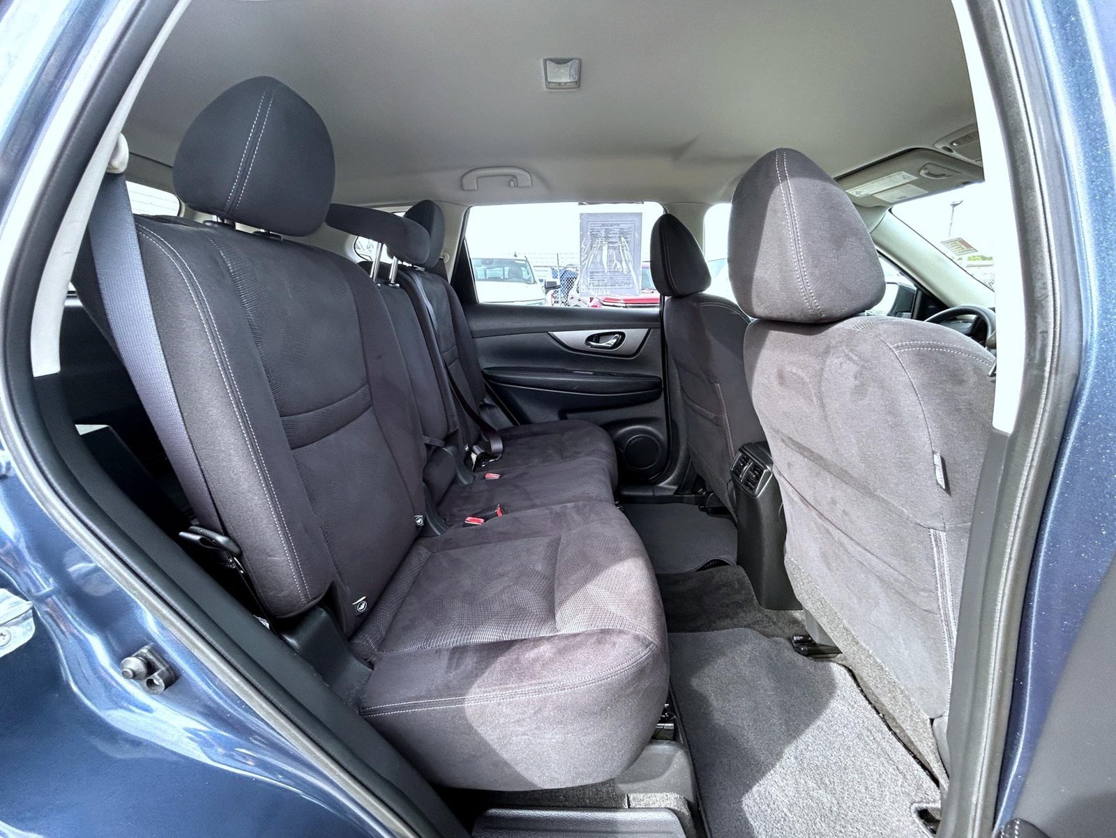 Used 2016 Blue Nissan SV image 19