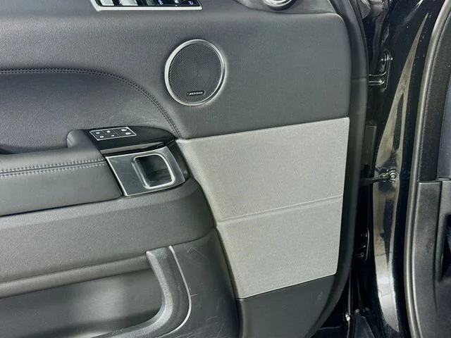 Used 2021 Black Land Rover HSE Silver Edition image 21