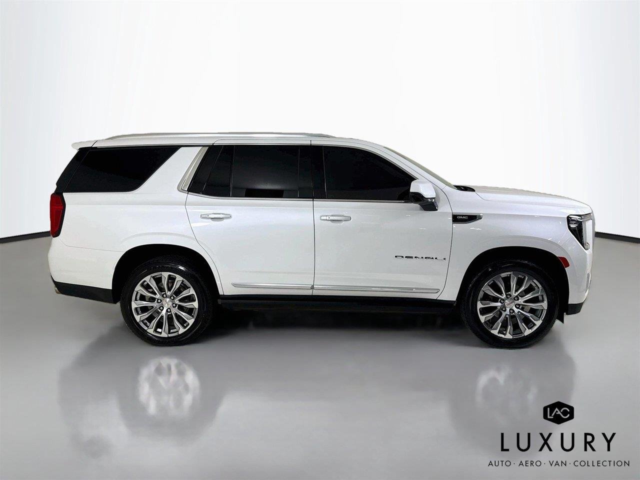 Used 2022 White Frost Tricoat GMC Denali | 22