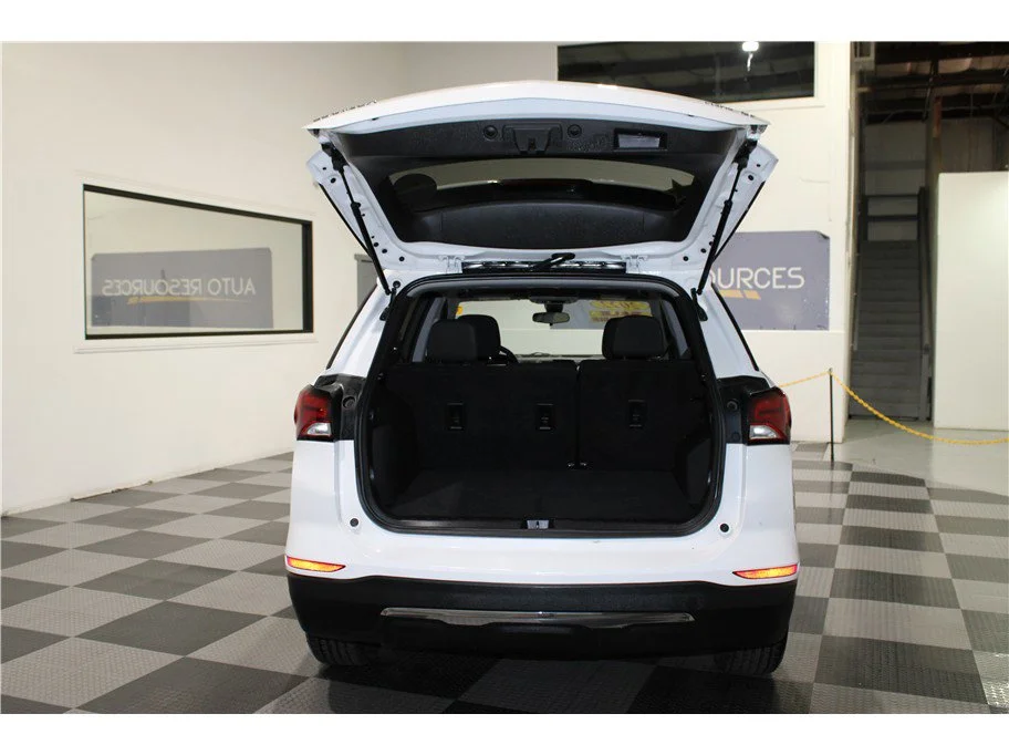 Used 2022 Summit White Chevrolet LT image 19