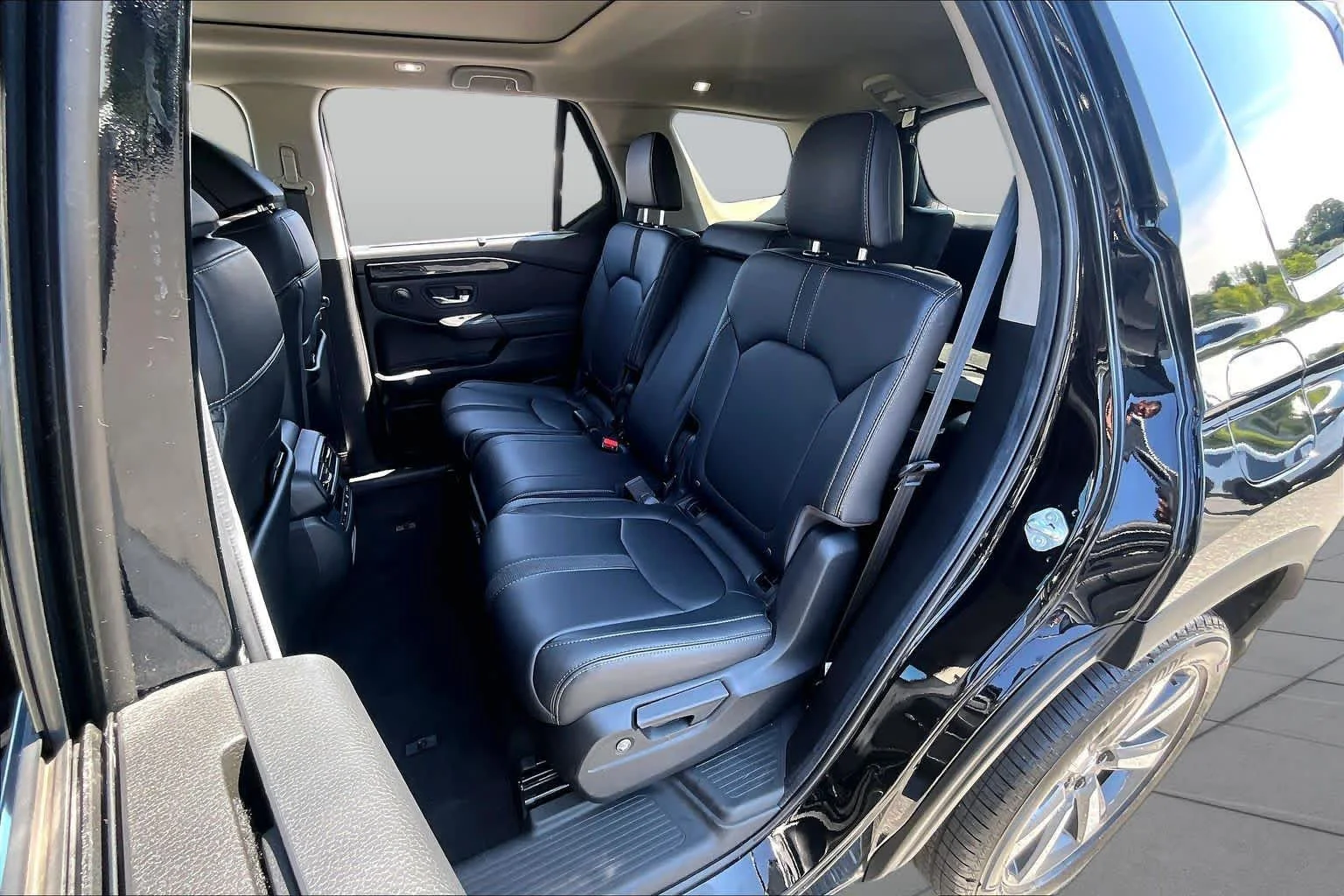 Used 2024 Crystal Black Pearl Honda Touring image 20