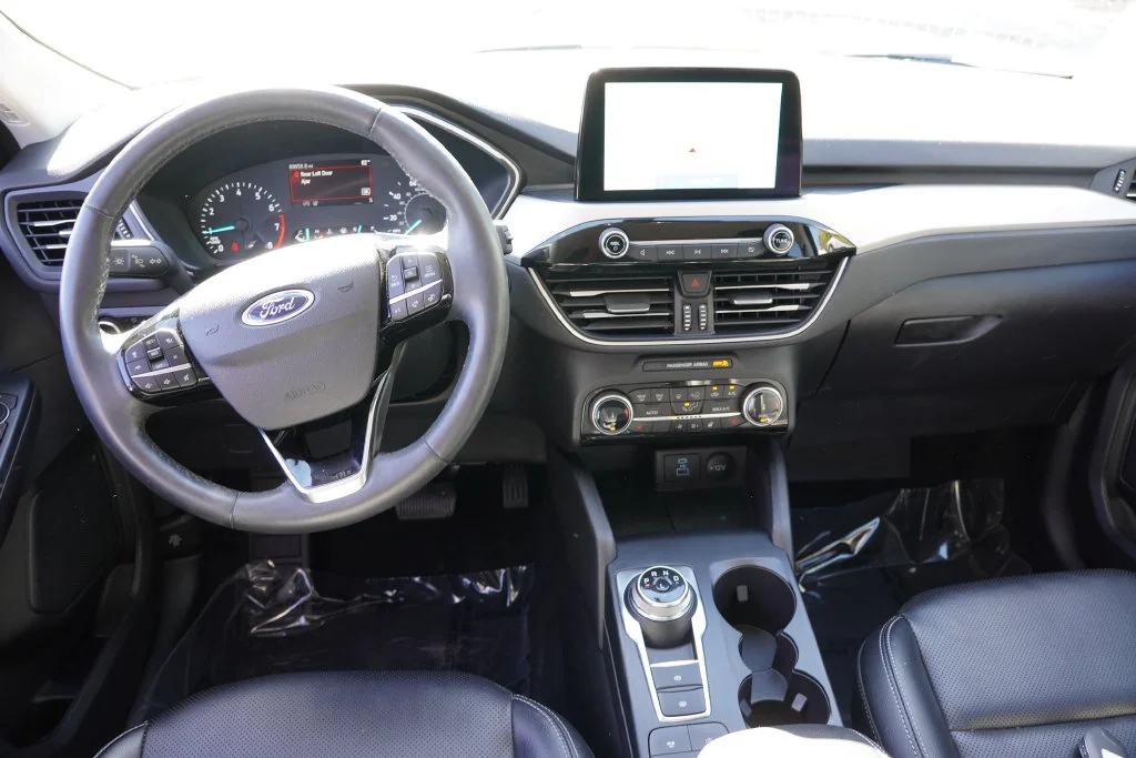 Used 2022 Agate Black Metallic Ford SEL image 18
