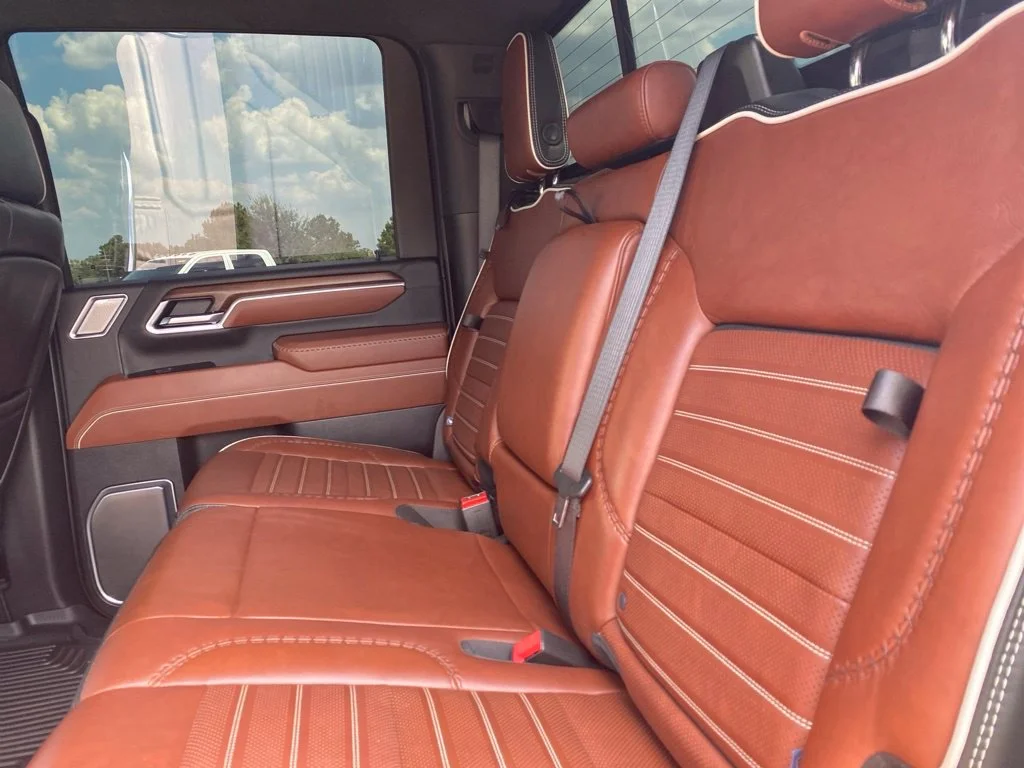 Used 2025 Silver GMC Denali Ultimate image 28