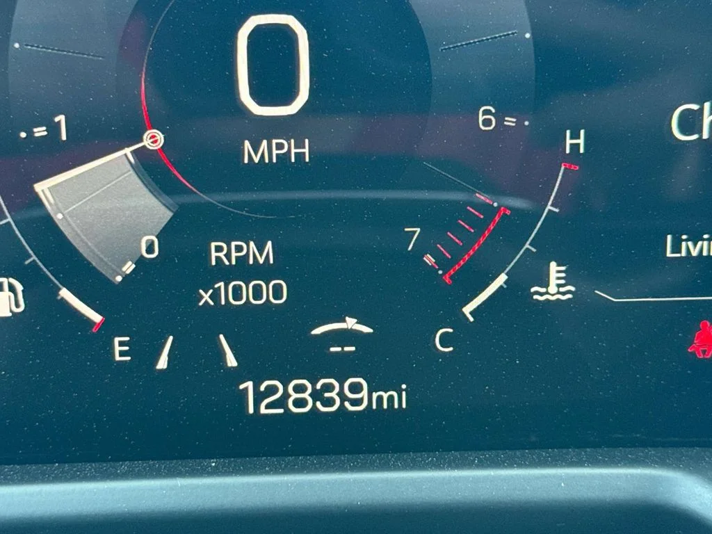 Used 2025 White GMC Elevation image 39