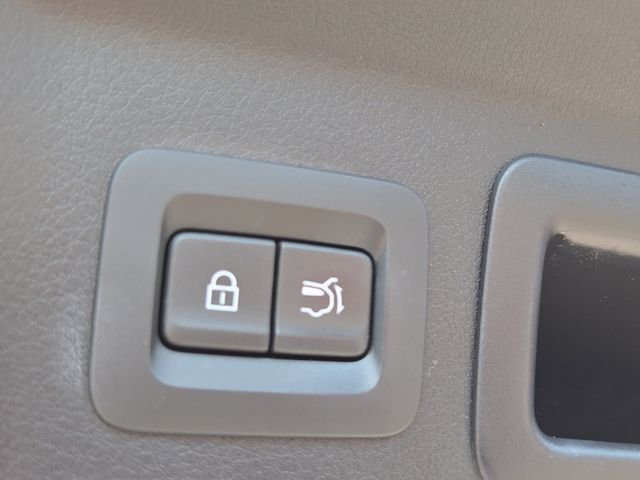 Used 2024 Platinum Mazda Premium Plus image 19