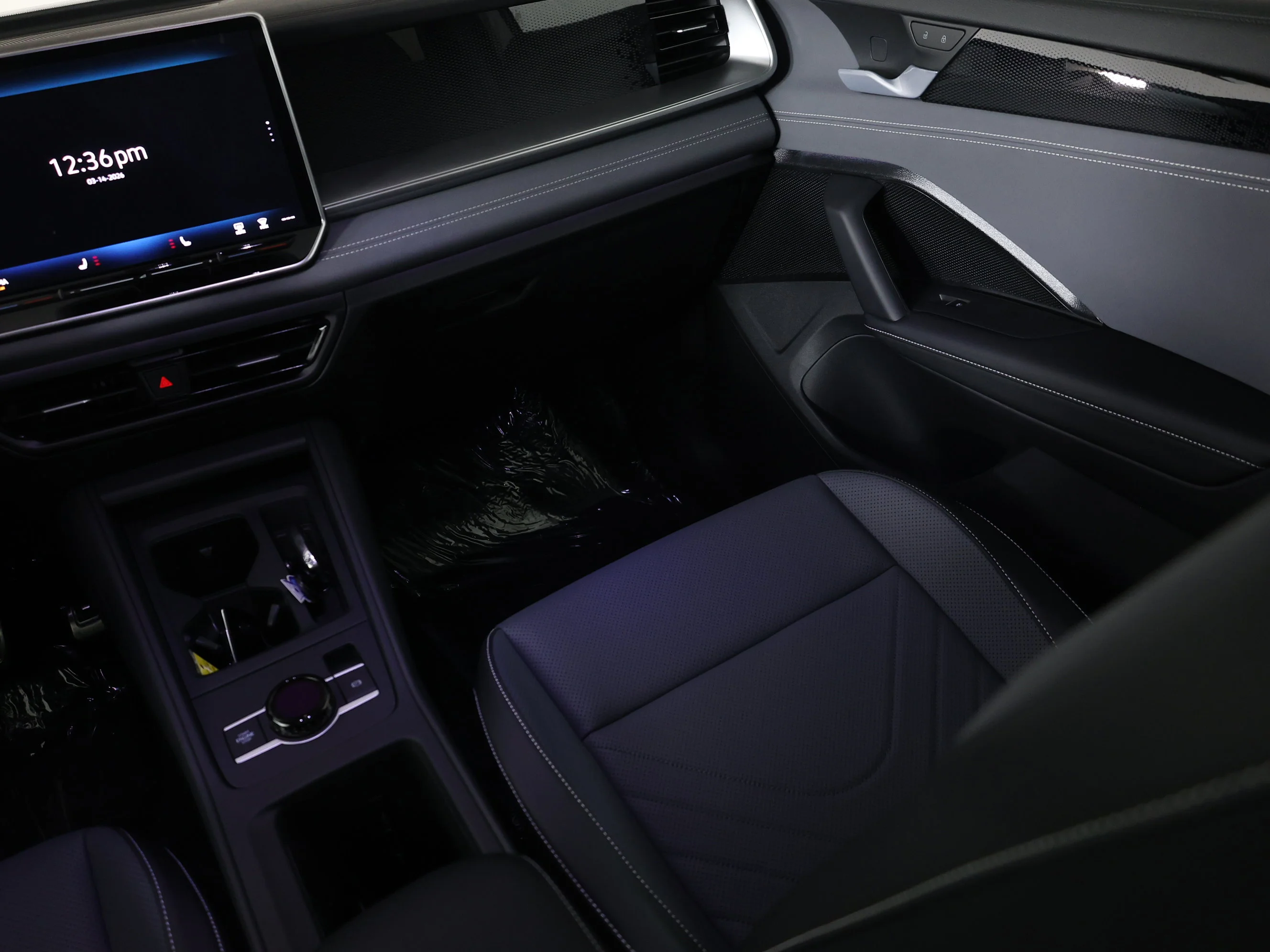 New 2026 Sandstone w/Deep Black Roof Volkswagen SE R-Line Black image 8
