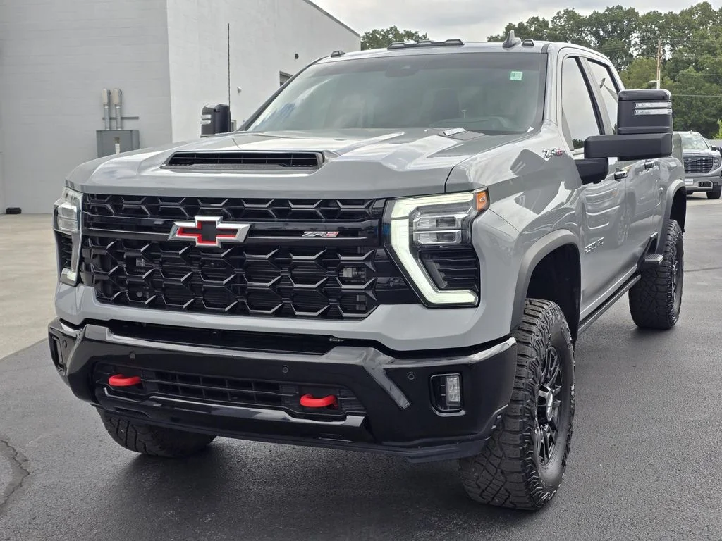 Used 2025 Slate Gray Metallic Chevrolet ZR2 image 4