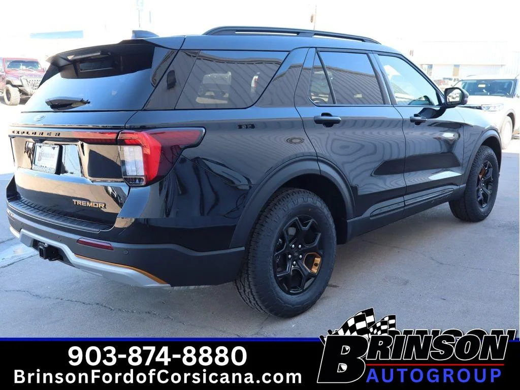 New 2026 Agate Black Metallic Ford Tremor image 5
