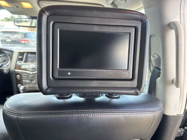 Used 2017 Gray Nissan Platinum image 23