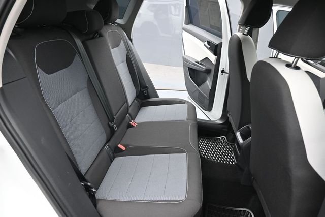 Used 2025 White Volkswagen 1.5T S image 12