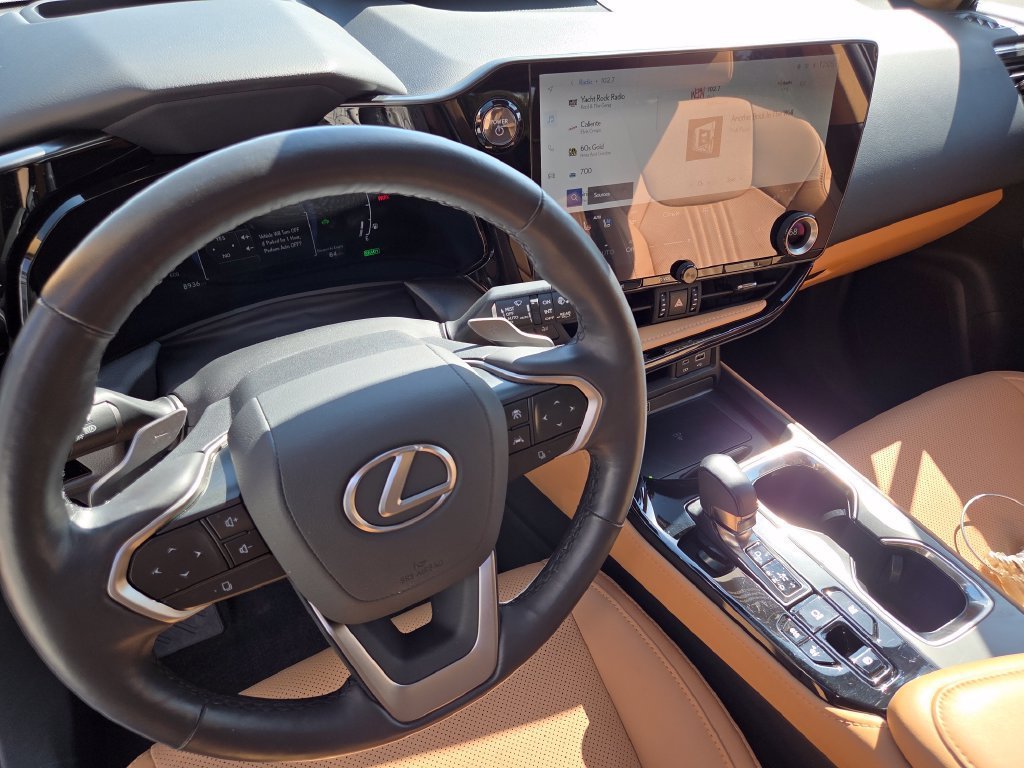 Certified Used 2026 WHITE NOVA GLASS FLAKE Lexus 350h Premium image 37