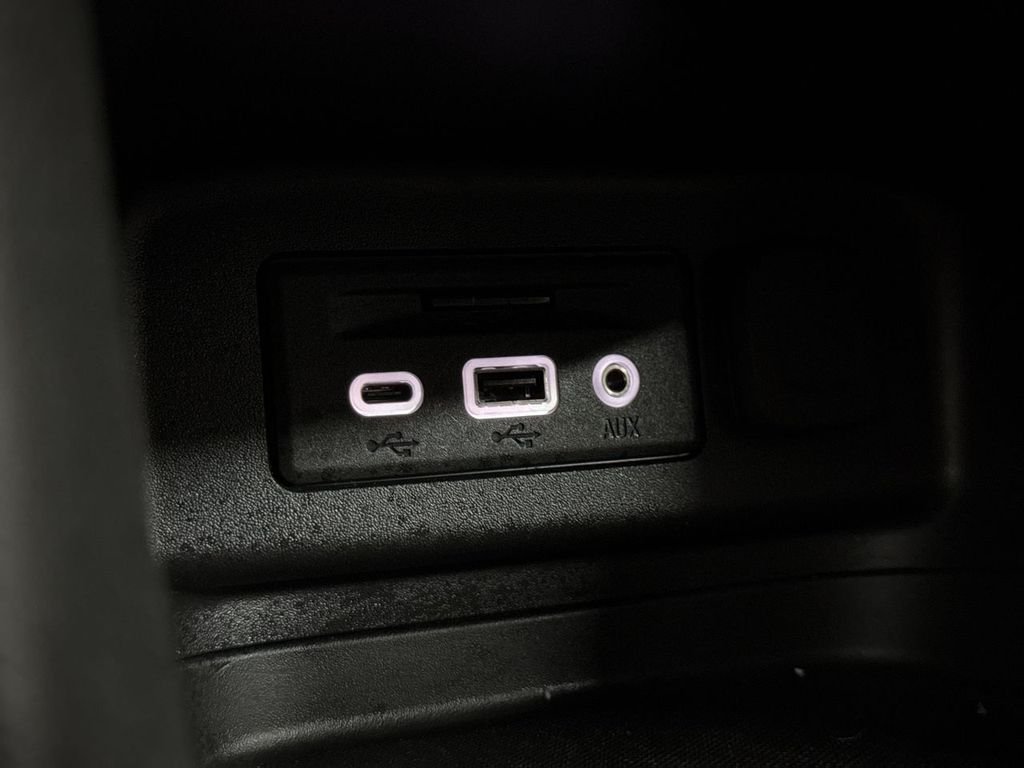 Used 2022 Blue Chevrolet LT image 31