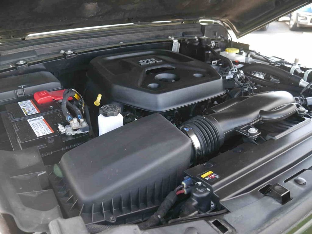 Used 2023 Green Jeep Sahara image 14