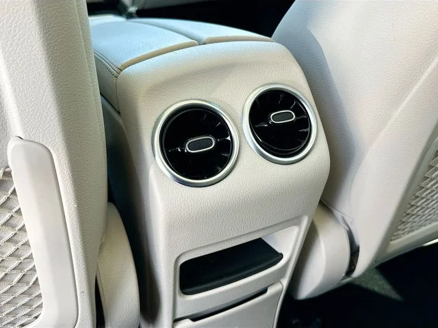 Used 2021 White Mercedes-Benz GLB 250 image 25