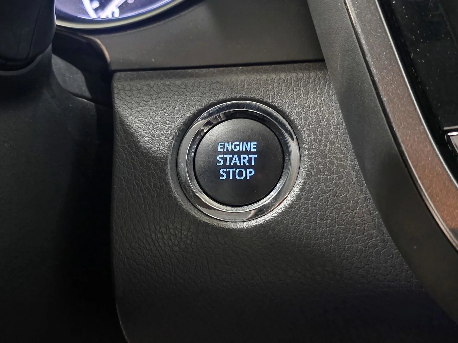 Used 2018 Gray Toyota LE image 36